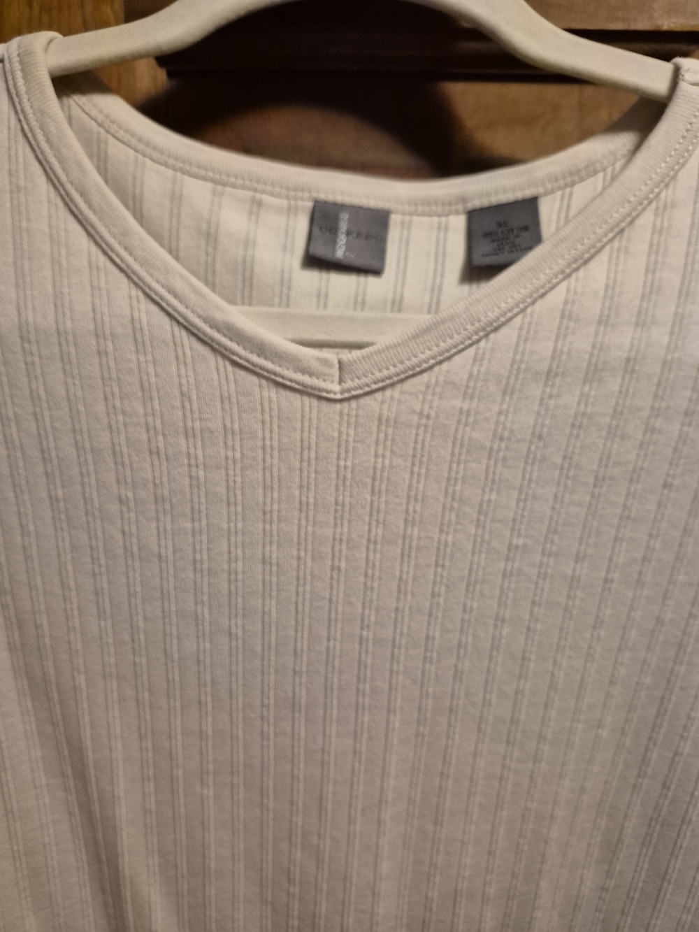DOCKERS RECODE Men's Off-White Ribbed V-Neck Long Sleeve Shirt